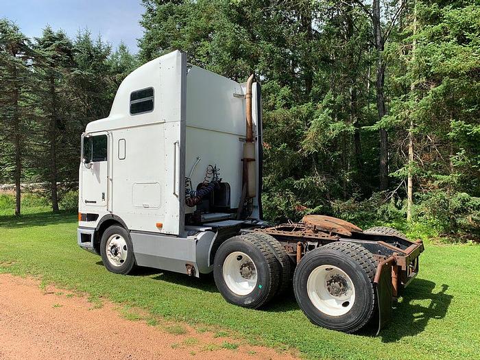 Used 1993 INTERNATIONAL 9700 Cab over Semi Tractor