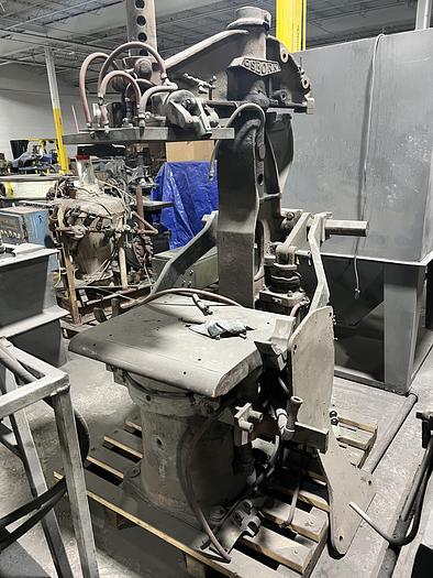 Used OSBORN 3161-12 ROTOLIFT MOLDING MACHINE