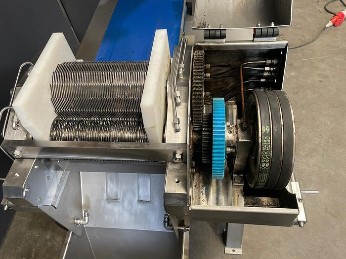 Gebruikt 2011 FAM Snijmachine/ snijder/ gevogelte & vlees, type: YURAN