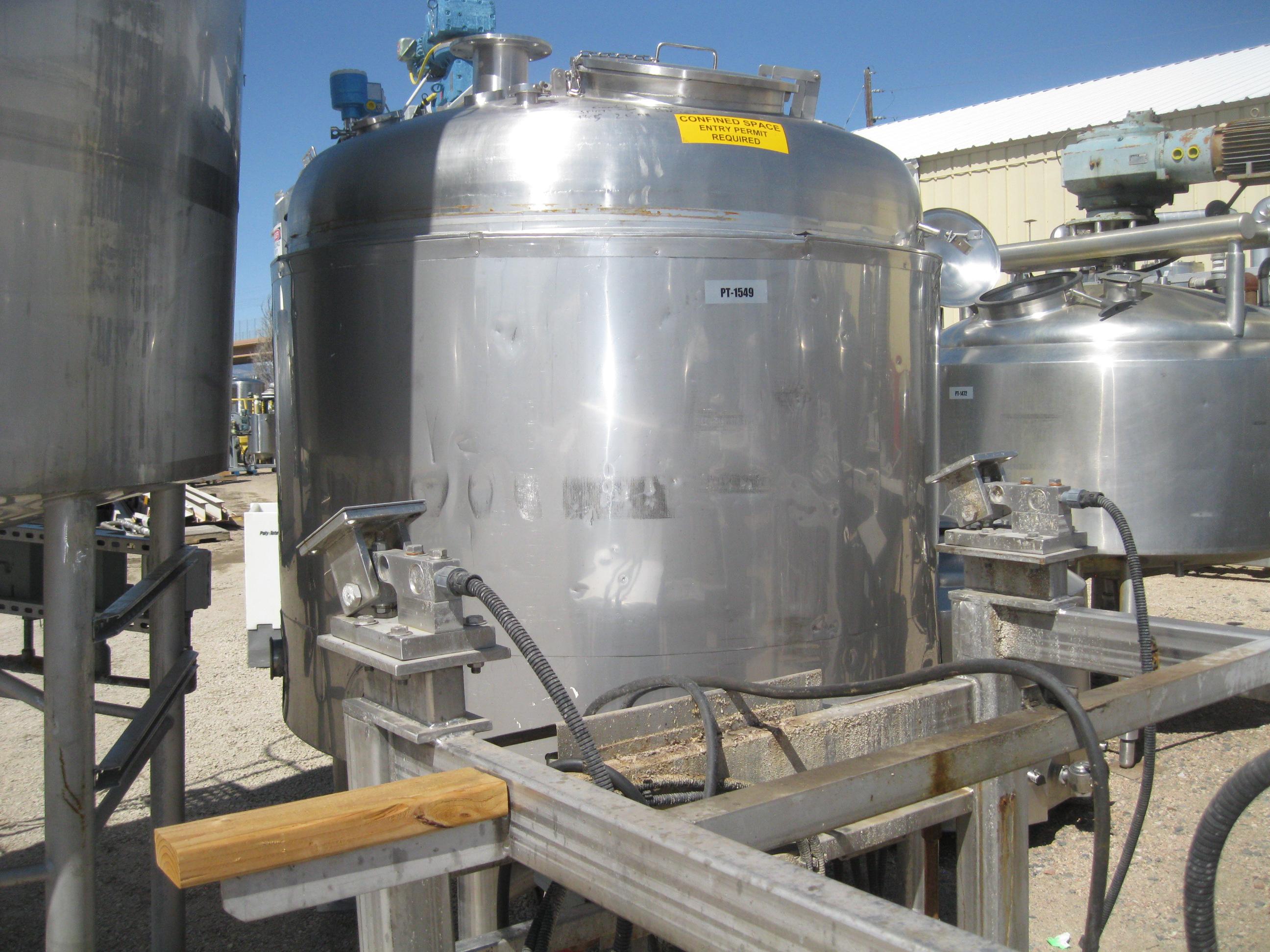 Used 650 GALLON SINGLE TANK