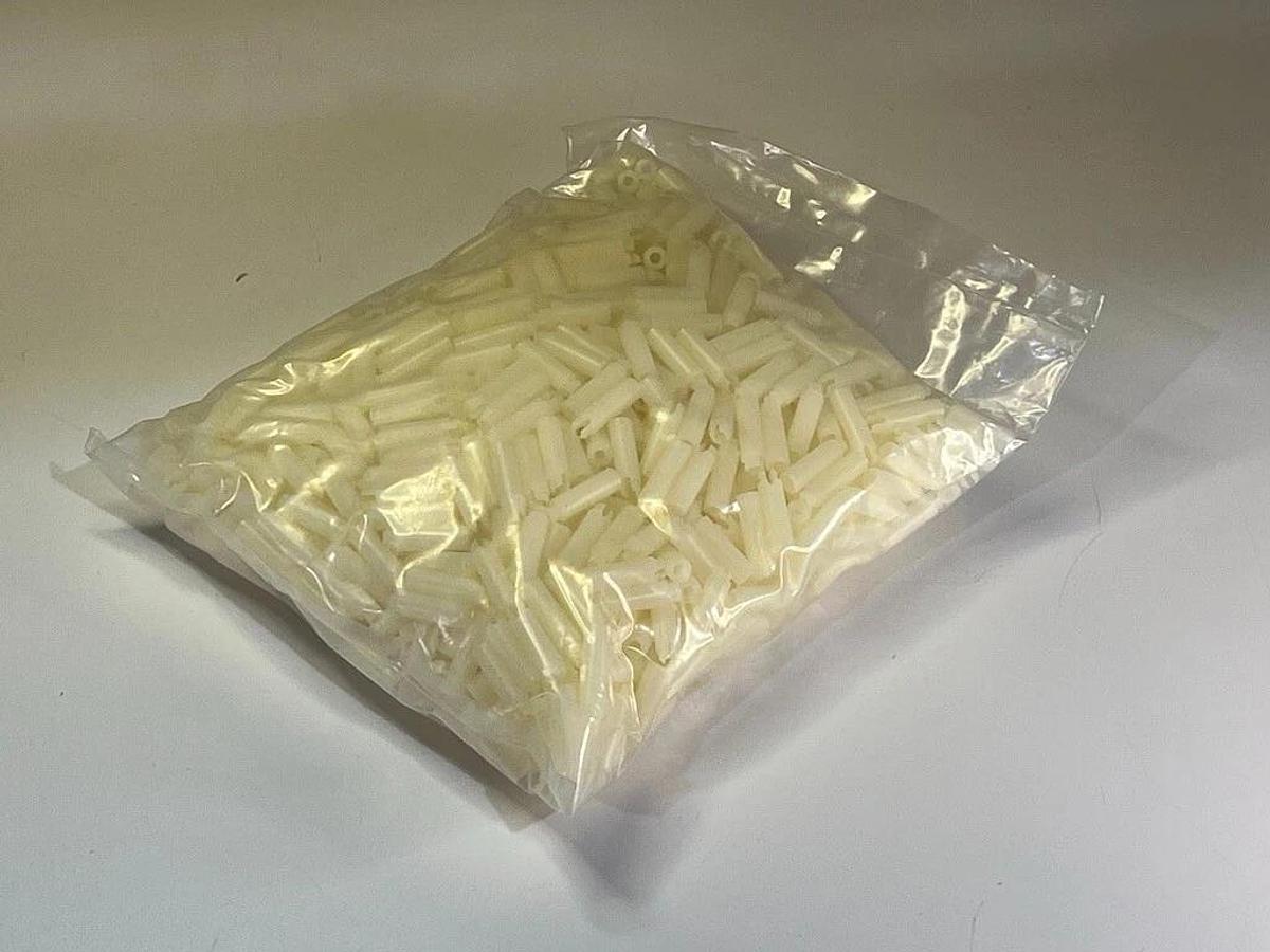 Used Bag of 1000 Essentra Comp SRS4-12-01 Round Nylon Spacer 1/4"x3/4" RoHS Standoff