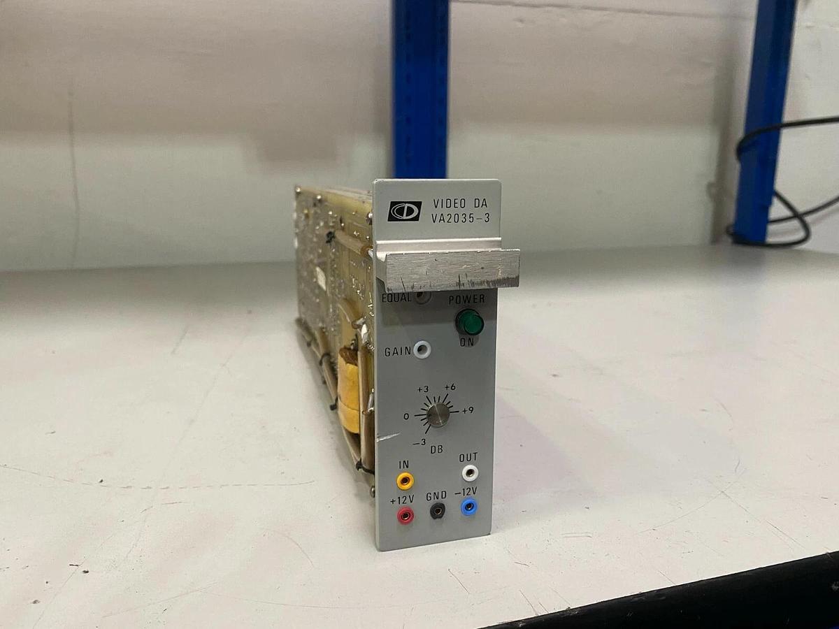 Used Central Dynamics VDA Tray 02 Backplane with 7 Each Video DA VA2035-3 Modules