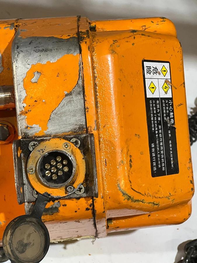 Used Half Ton Chain Hoist - 凯力锐 0.5t - Model HHBB0.5-01 - 4 Meter Lift