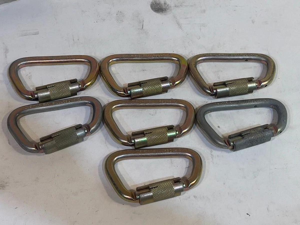 19 PCS Fall Protection Equipment Guardian, Safewaze Bull Ring Anchor & Carabiner