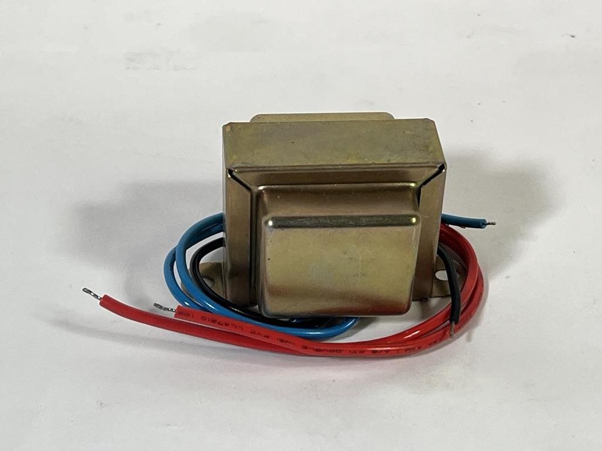 Lot of 14 Pieces: 5VAC Center Tapped AC Transformers
