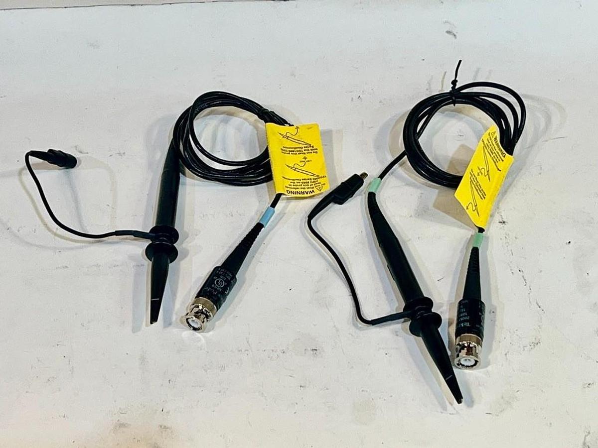 Used Lot of 2 Pieces: Tektronix Model P2220, 200 MHz 1X/10X Oscilloscope Probes