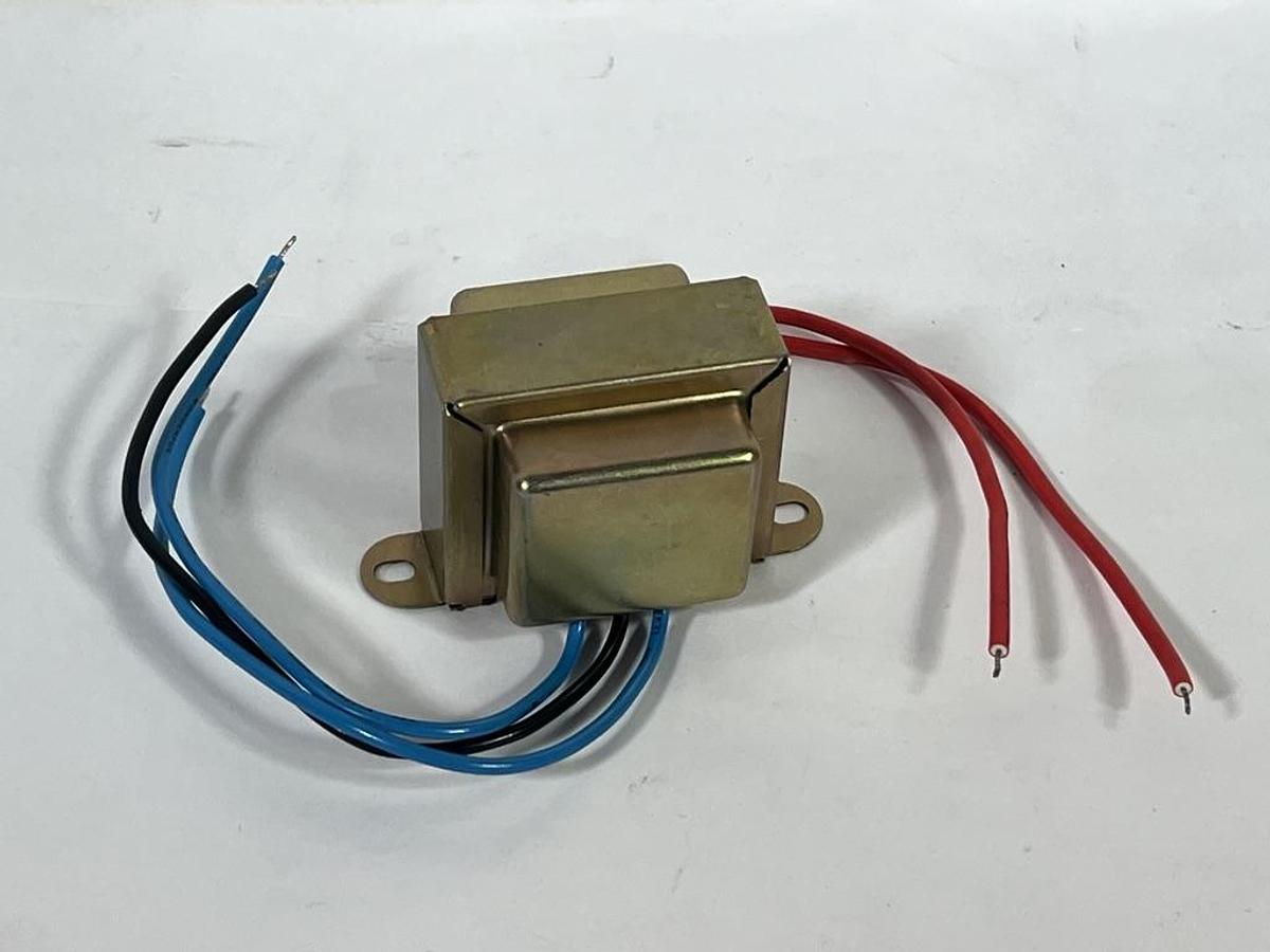  Lot of 14 Pieces: 5VAC Center Tapped AC Transformers