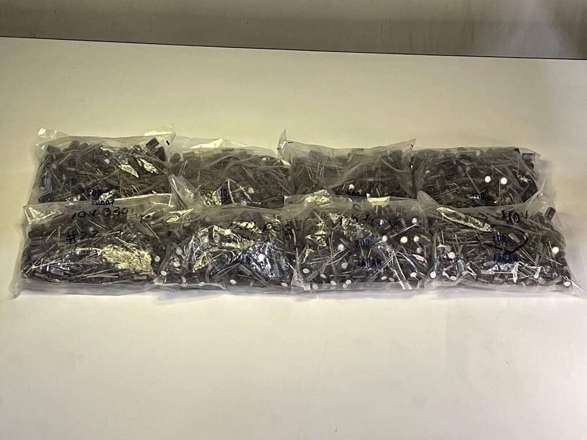 Used 1540 Pieces Chemi-Con LXF 330uF 10V Radial Aluminum Electrolytic Capacitors