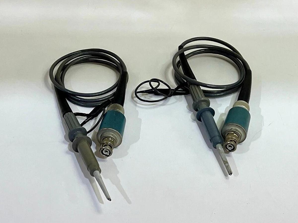 Used Lot of 2 Tektronix P6008 Scope Probes with Screw-On Grabber Hooks
