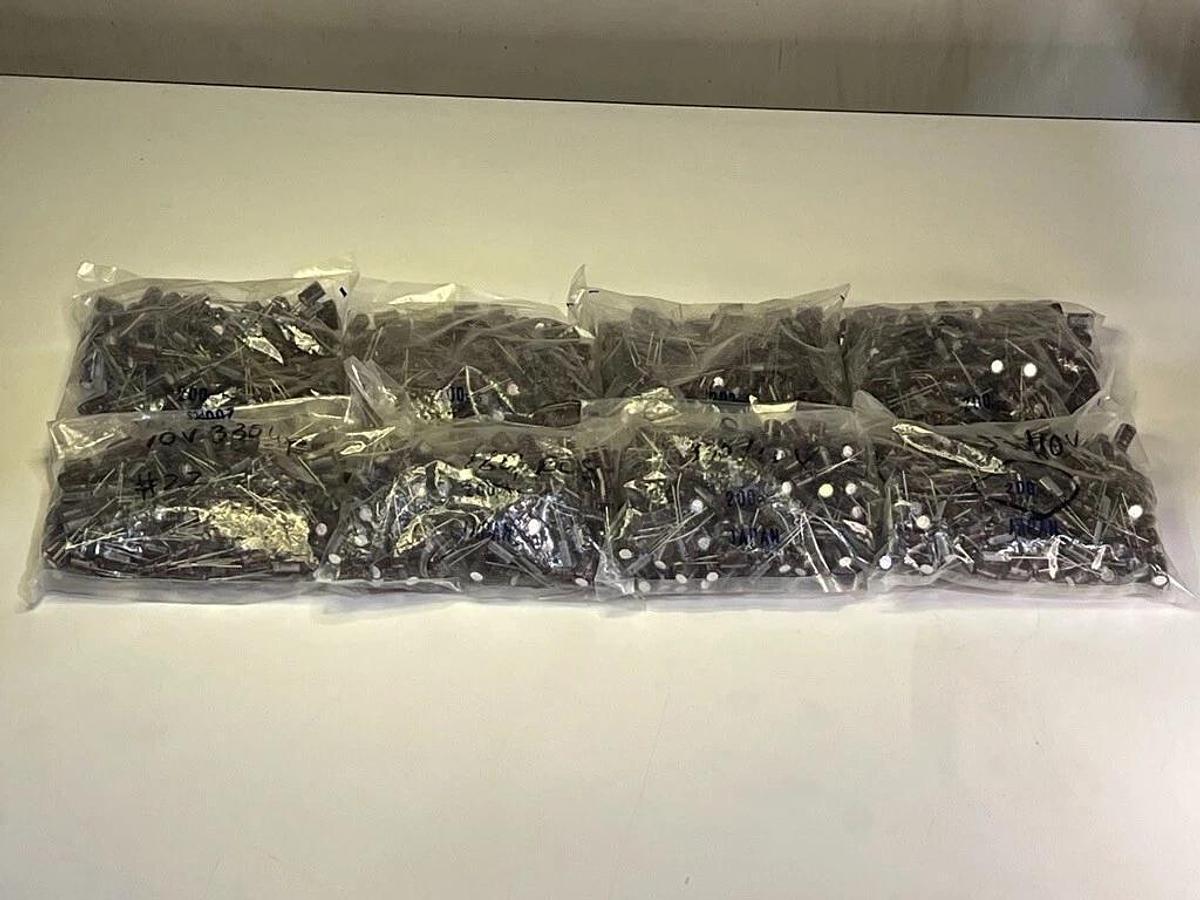 Used 1540 Pieces Chemi-Con LXF 330uF 10V Radial Aluminum Electrolytic Capacitors