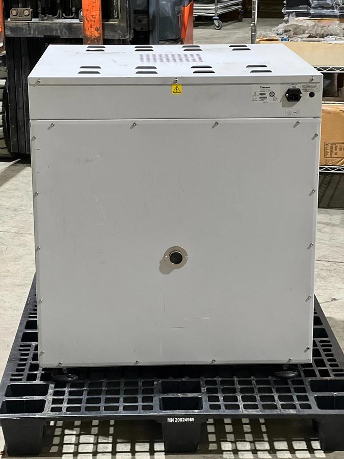 Thermo Scientific 3915LT Low Temperature Incubator Part# 9110682 w/ LED Lighting