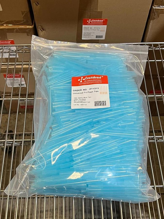 Used Bag of 1000 PCS 100-1000ul Blue Universal Fit Pipet Tips - Cosmobrand PT1313
