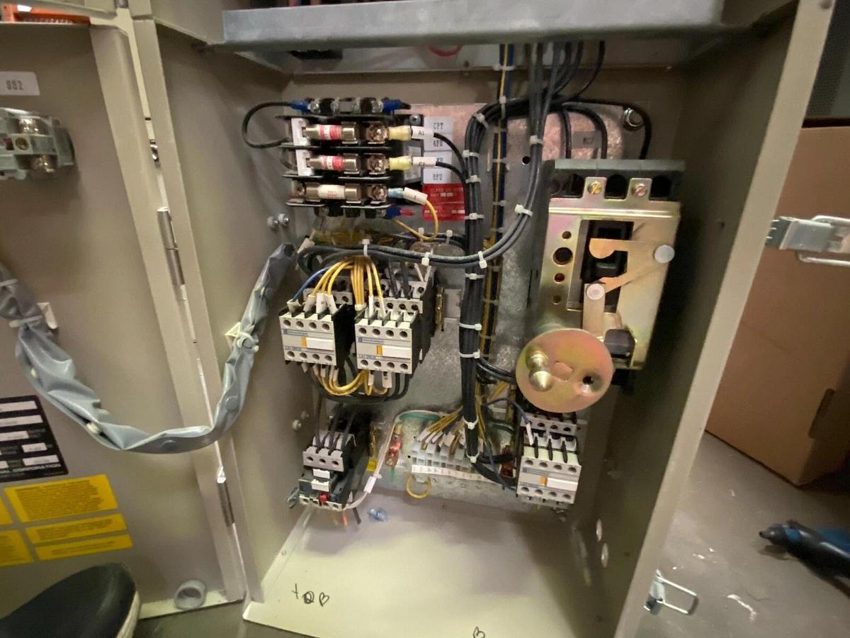 Used Toshiba Tosvert-130H2 Transistor Inverter Variable Torque, VT130H2U4055