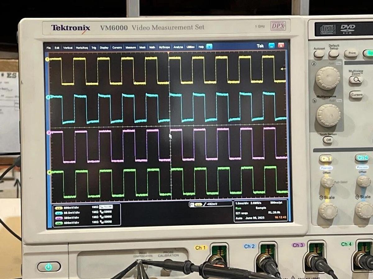 Used Tektronix VM6000 Video Measurement Set, 1 GHz 4-Ch Digital Phosphor Oscilloscope