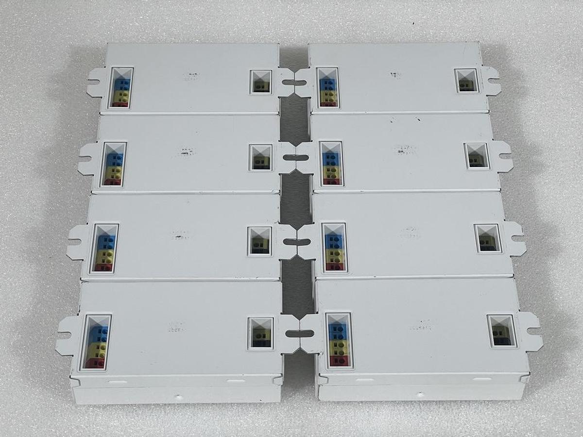 8 Pieces Sylvania QuickTronic QTP 2x26CF/UNV DM 2-Lamp T4 Electronic Ballast
