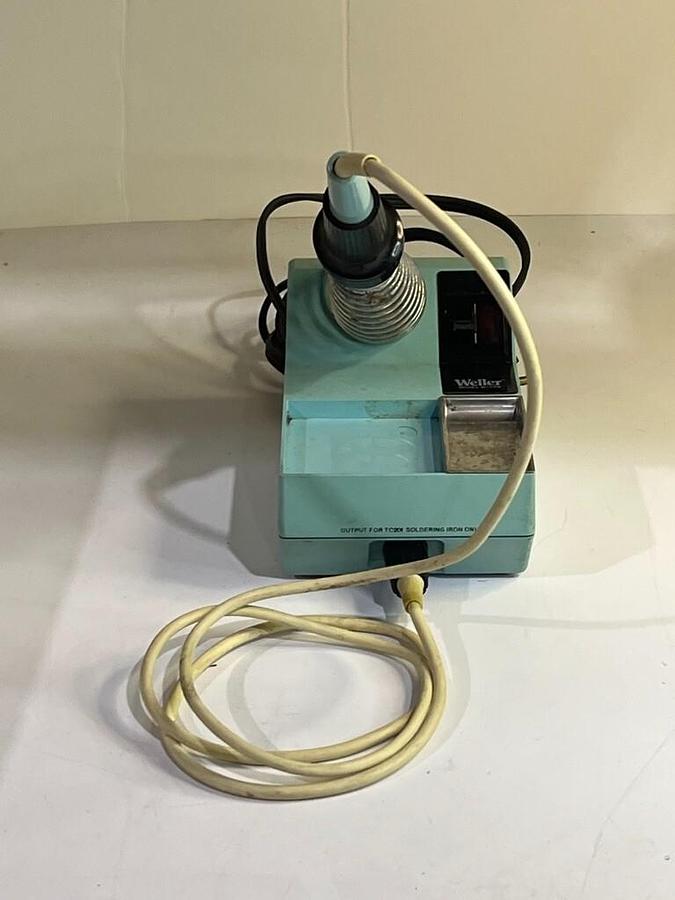 Used Weller WTCPN Soldering Station with TC202 Power Unit and TC201 Iron - Working
