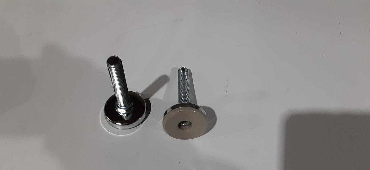 Used SCREW ON FEET ES1294
