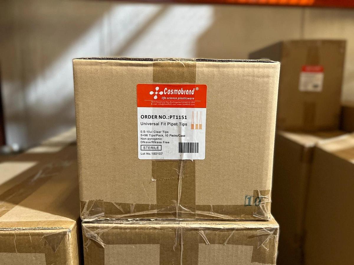 Used Case of 4800 Clear 0.5-10ul Universal Fit Sterile Pipette Tips Cosmobrand PT1151