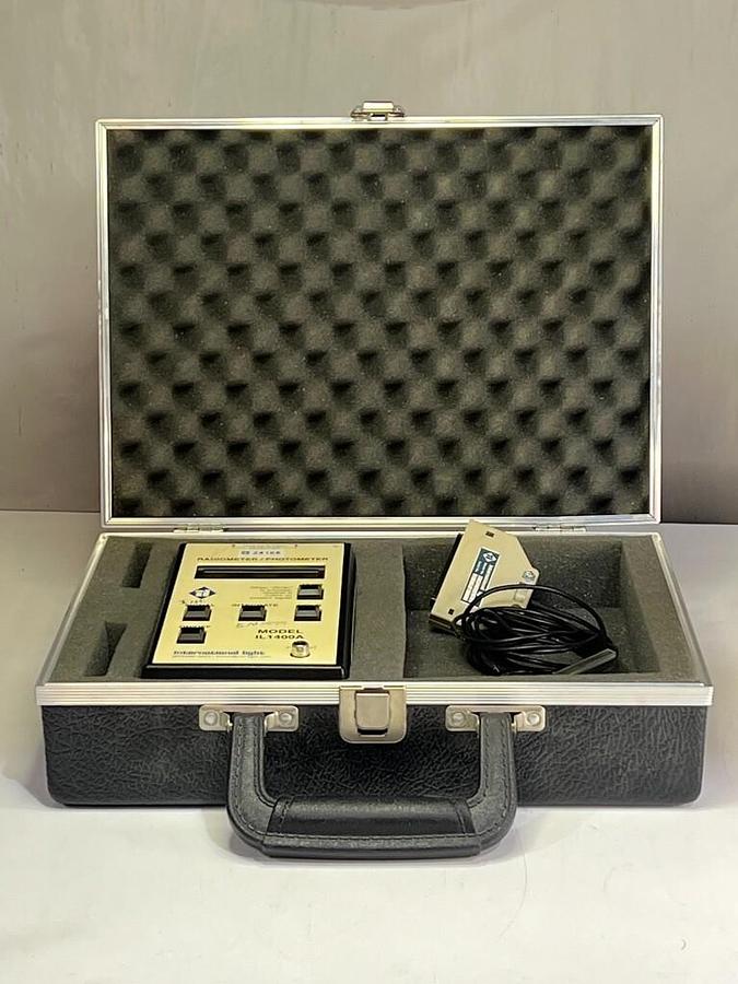 Used International Light IL1400A Radiometer / Photometer with XRL140B UV Detector