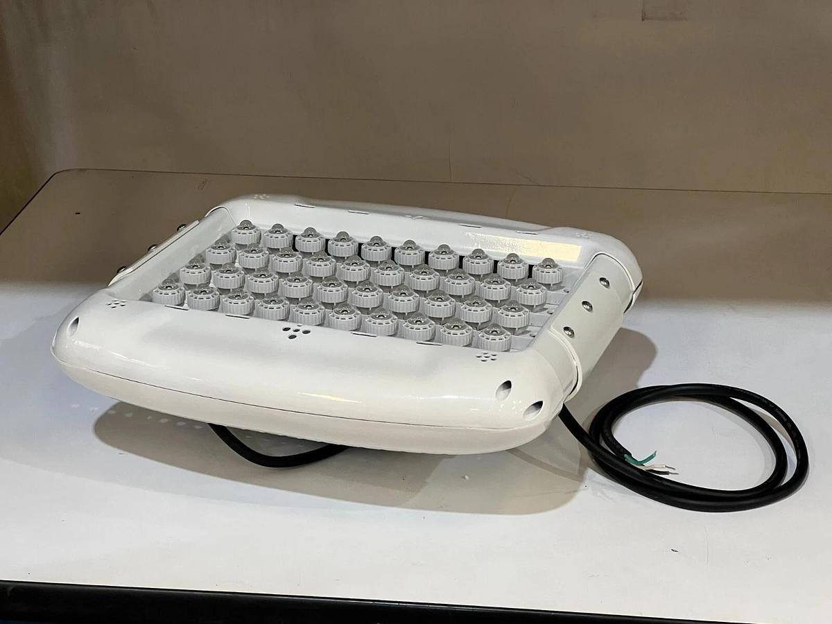 Used Sansi High Bay LED Light 5000K 50 Watt 4900 Lumen 120-277VAC - C0820-BC-30