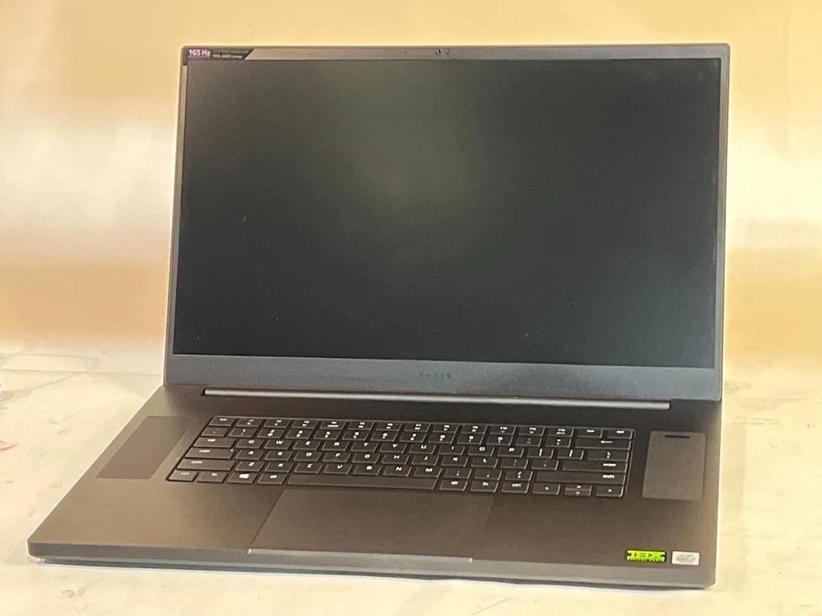 Used Razer Blade Pro 17 Early 2021 RZ09-0368 17-Inch Laptop 32GB RAM 6TB HDD Ubuntu