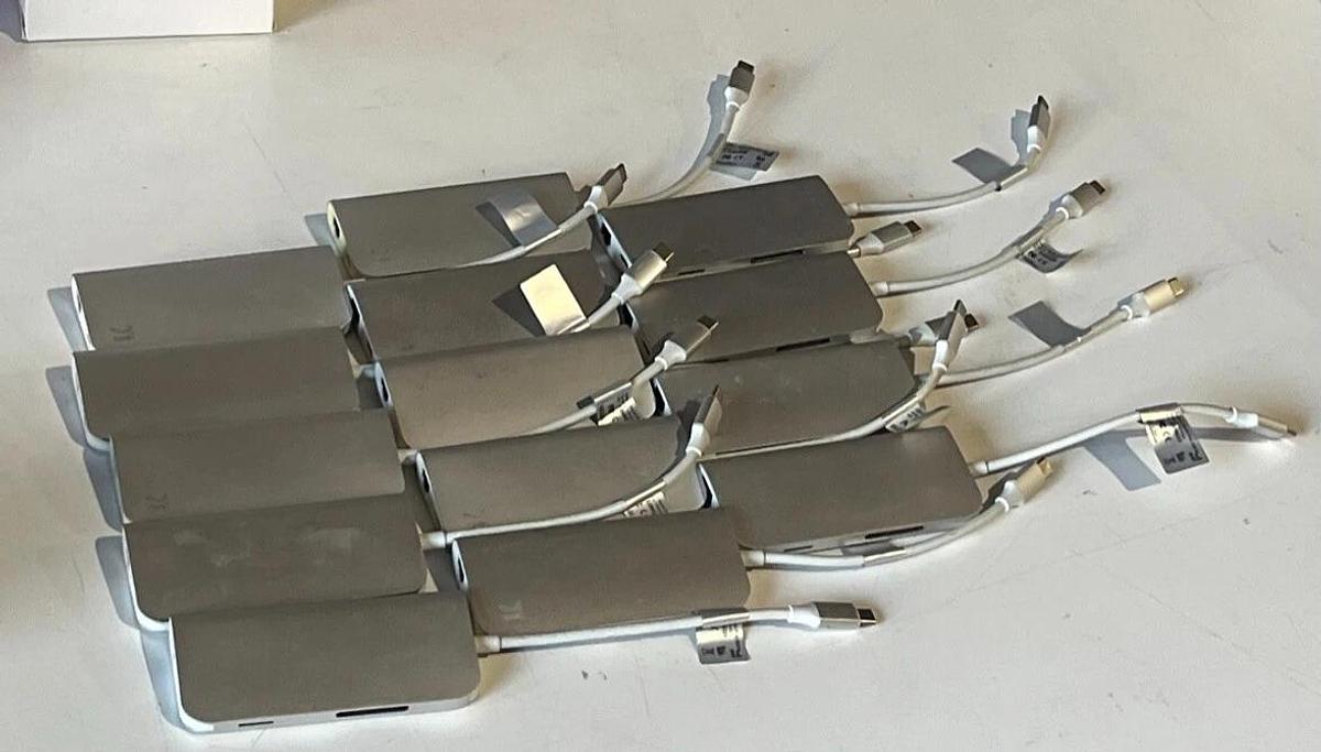 Used Lot of  14 Pieces: SMK-Link VP6920 USB-C Multi-Port Hub for Laptops
