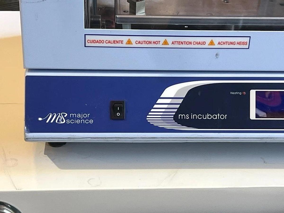 Used Major Science MS Incubator with Vortexing Shaker and Rotisserie Model: MO-VT-HY