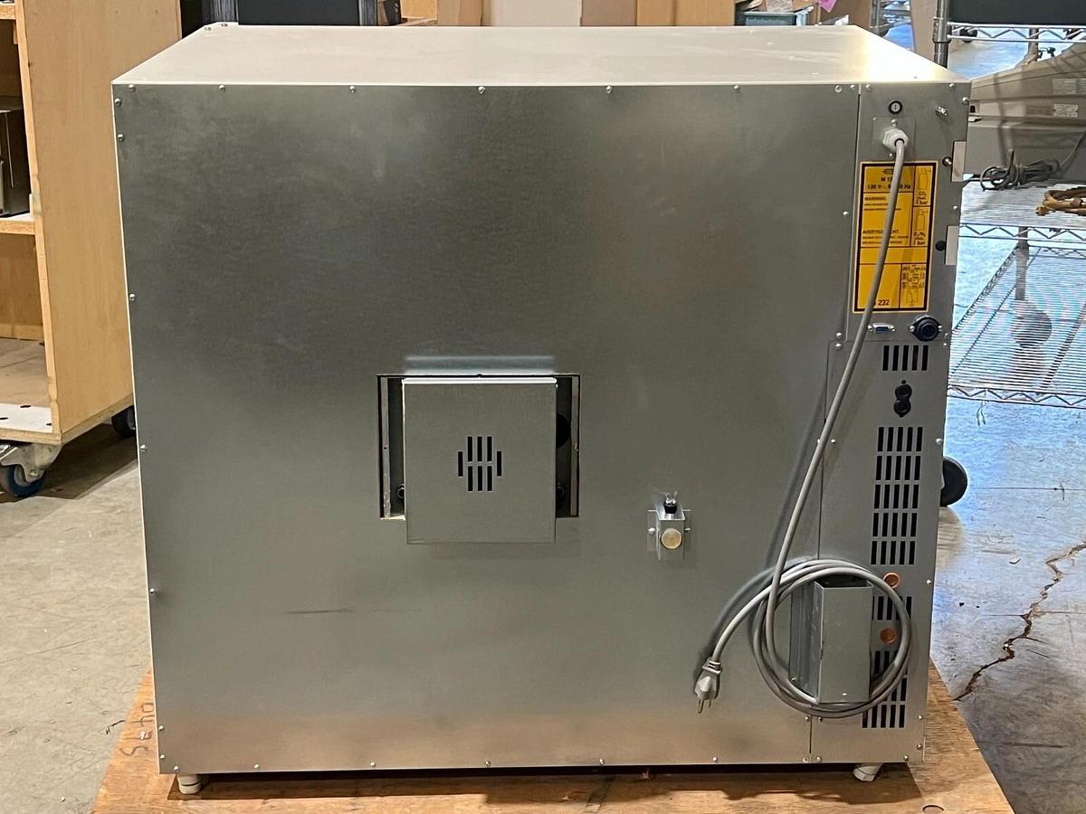 Used Thermo Scientific Catalog Number: 51020262 BBD 6220 CO2 Incubator 220 Liter