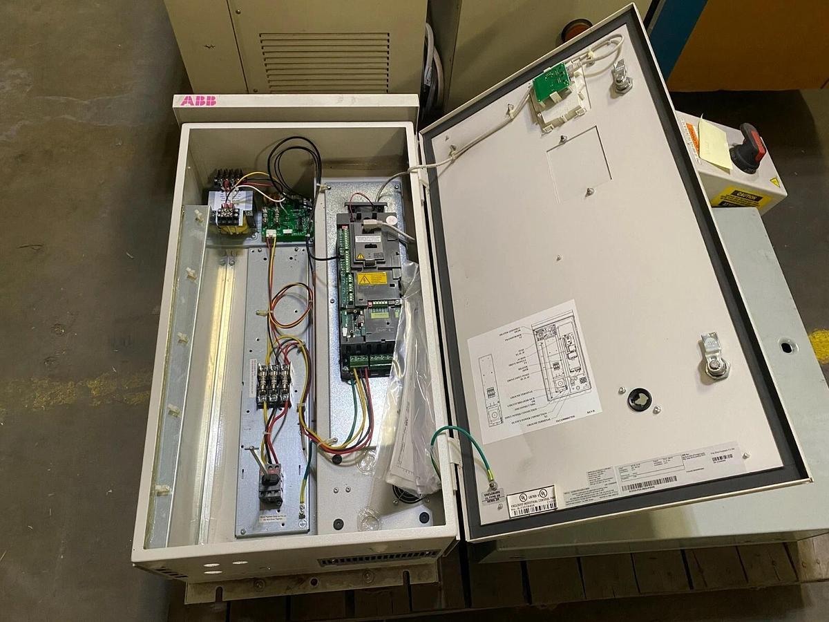 Used ABB ACH550-PDR-06A9-4+B058 Packaged Drive w/ Disconnect Variable Frequency HVAC