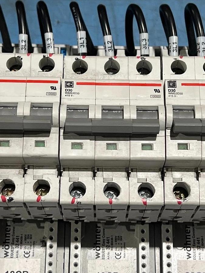 Used Lot of 28: 30 Amp Circuit Breakers on .79" Bus Bar + Wöhner EQUES Easy Connector