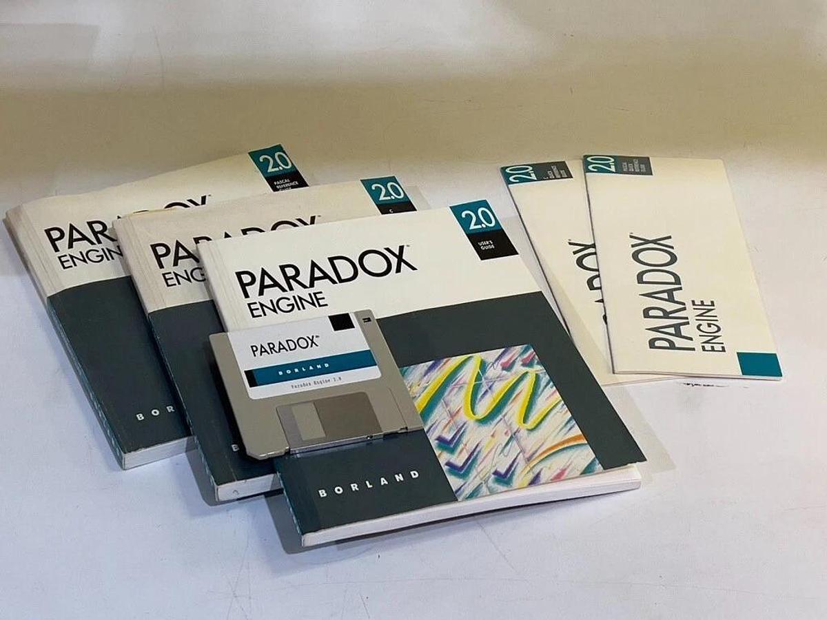 Used Lot of Vintage Borland Software and Manuals Turbo C++, Turbo Pascal, Paradox