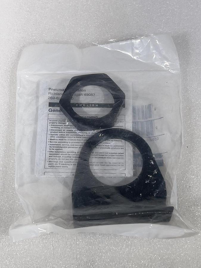 Lot of 4 Pieces: Parker PS963P Regulator Mount