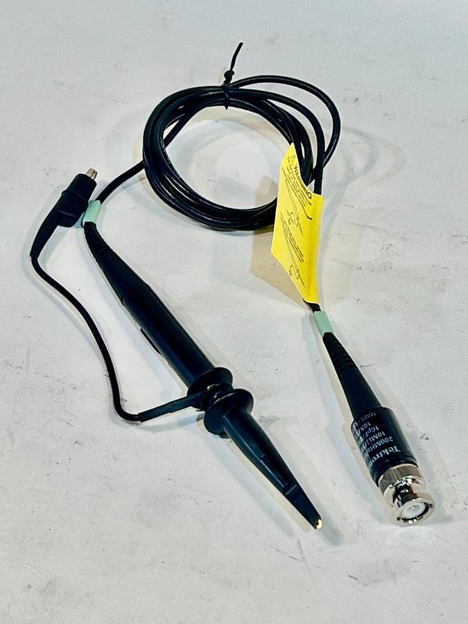 Used Lot of 2 Pieces: Tektronix Model P2220, 200 MHz 1X/10X Oscilloscope Probes