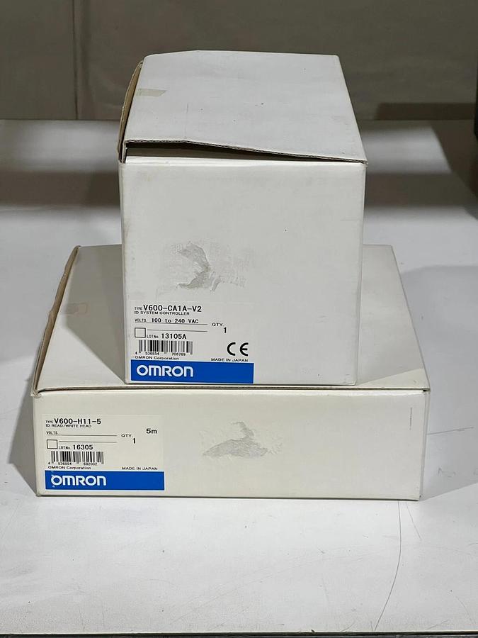 Omron V600-CA1A-V2 ID System Controller w/ V600-H11-5 RFID Read/Write Head