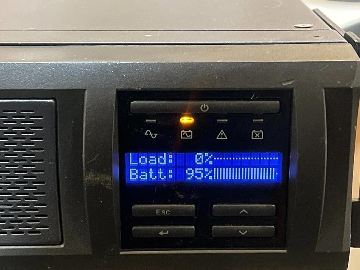 Used APC SMX2200RMLV2U Smart-UPS X, 2200 VA with Rack Ears - Schneider Electric 120V