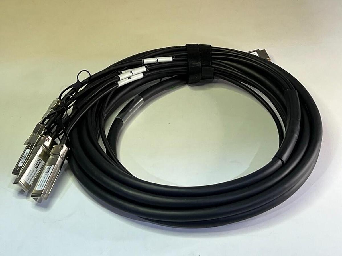 Used Equal Optics QSFP-4SFP10G-5M-EO QSFP - SFP+ 5m Cable For Cisco 40GBase-CU Twinax