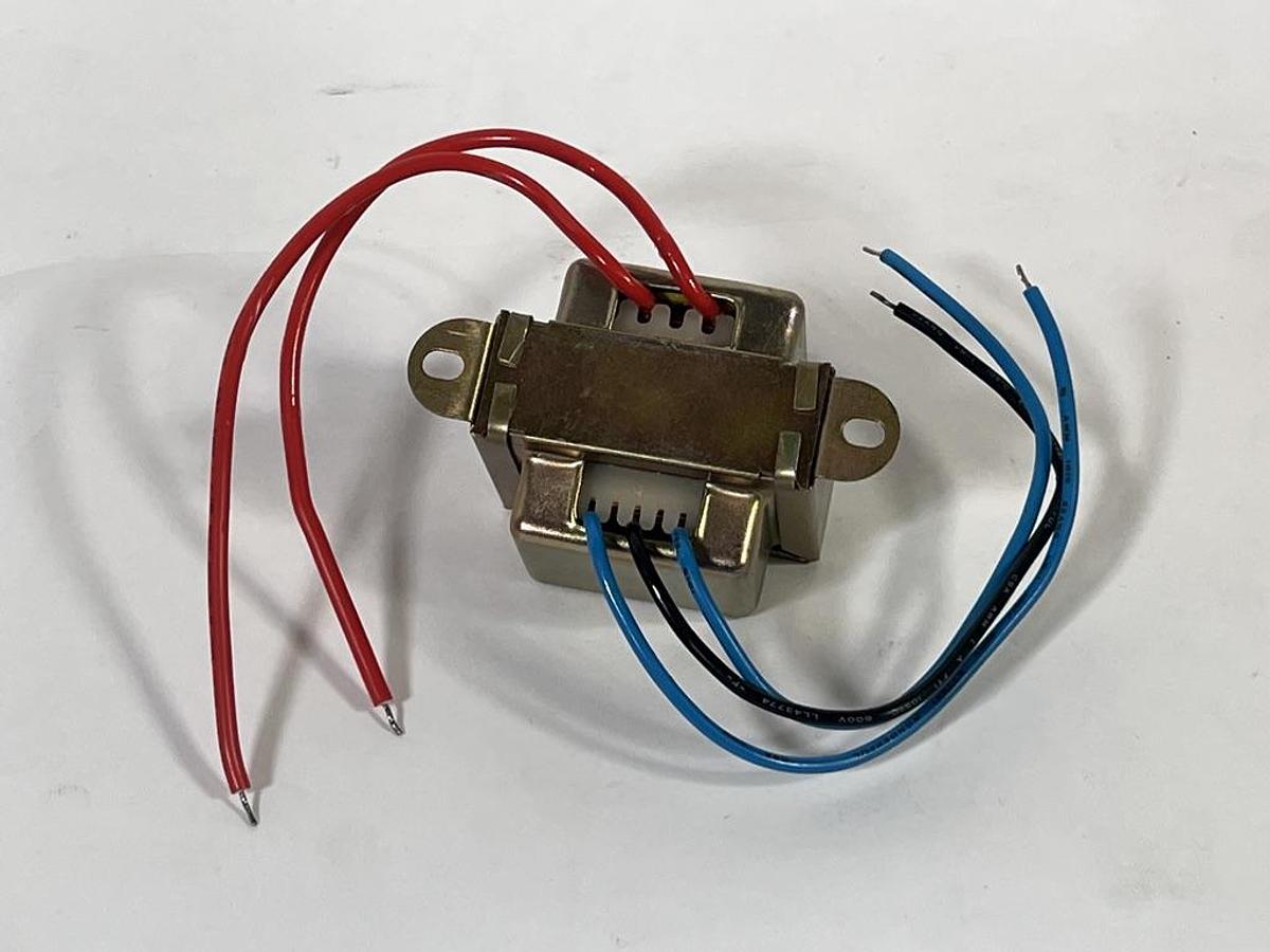  Lot of 14 Pieces: 5VAC Center Tapped AC Transformers