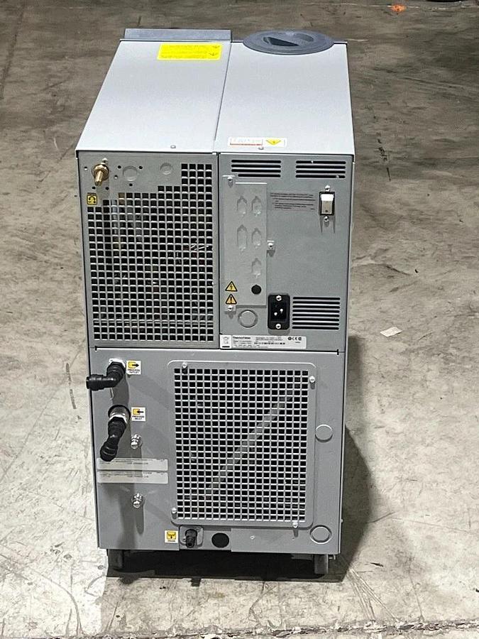 Used Thermo Fisher Scientific Neslab ThermoFlex 900 Recirculating Chiller - AS-IS
