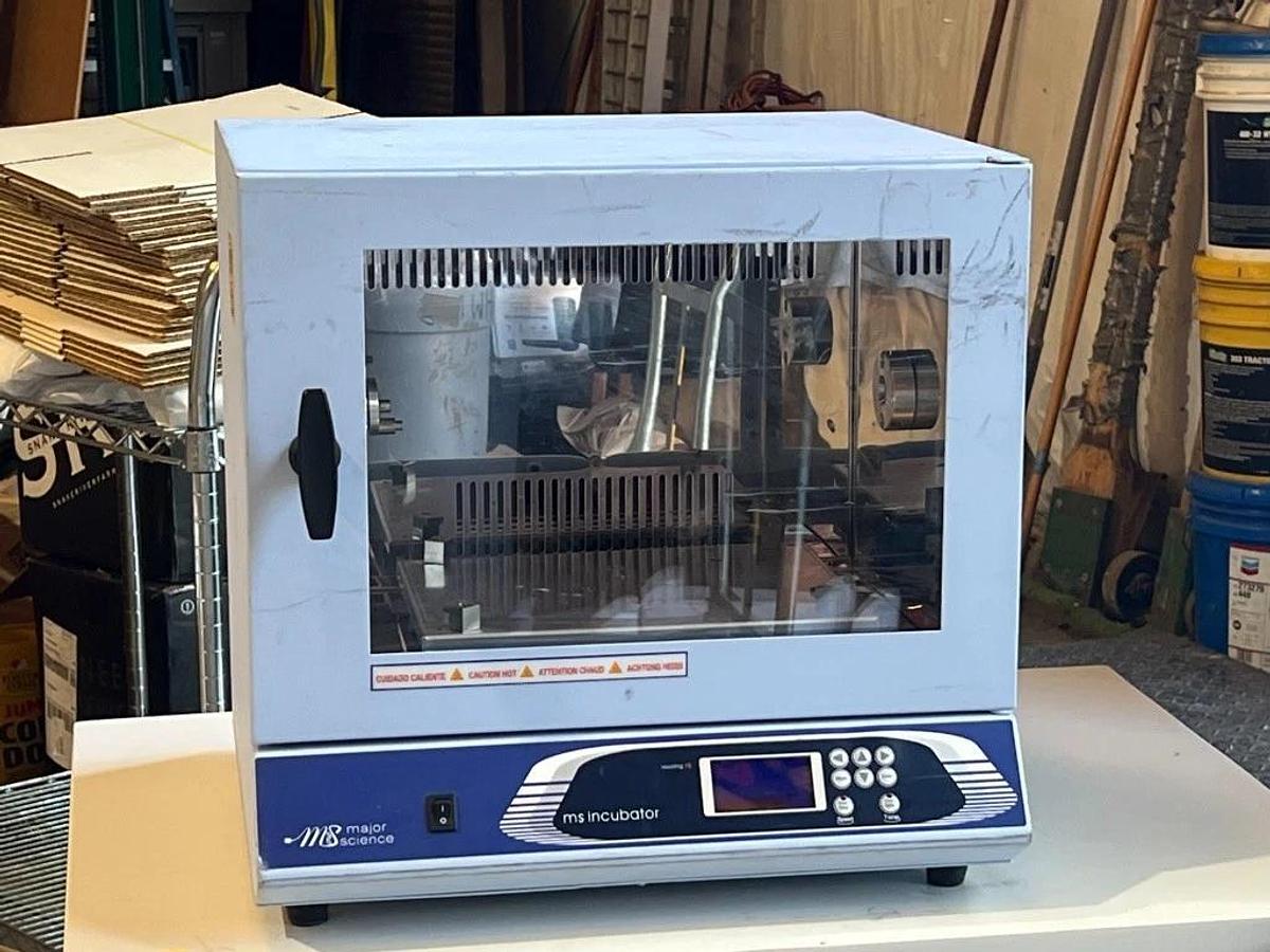 Used Major Science MS Incubator with Vortexing Shaker and Rotisserie Model: MO-VT-HY