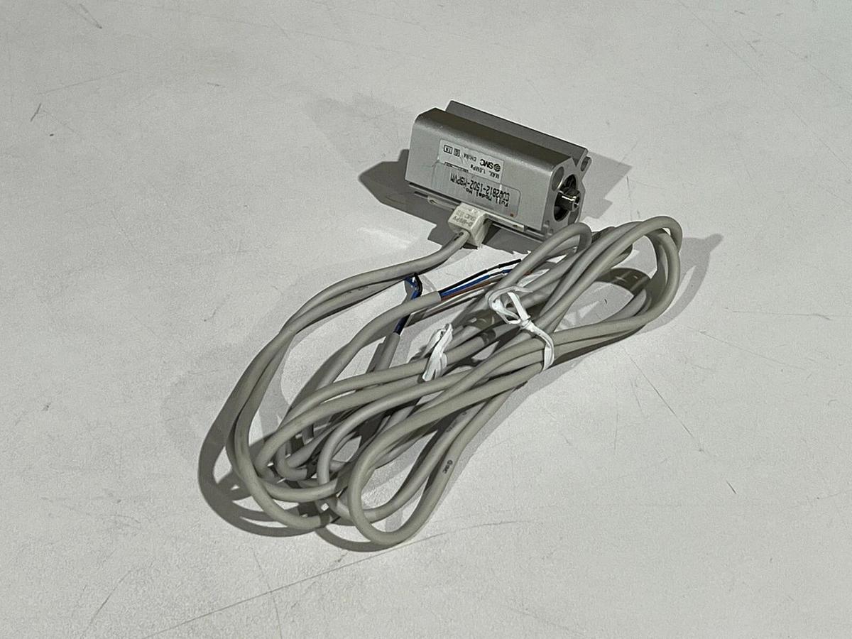 Used SMC CDQ2B12-15DZ-M9PVM Compact Cylinder Double Acting Single Rod + Auto Switches