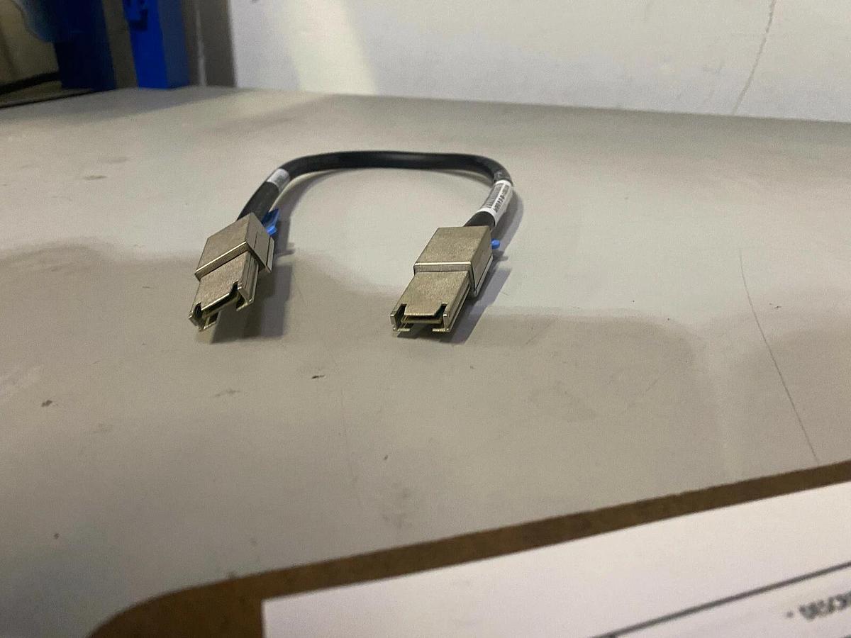 Used USED Foxconn  530-3886-01 External mini SAS CABLE