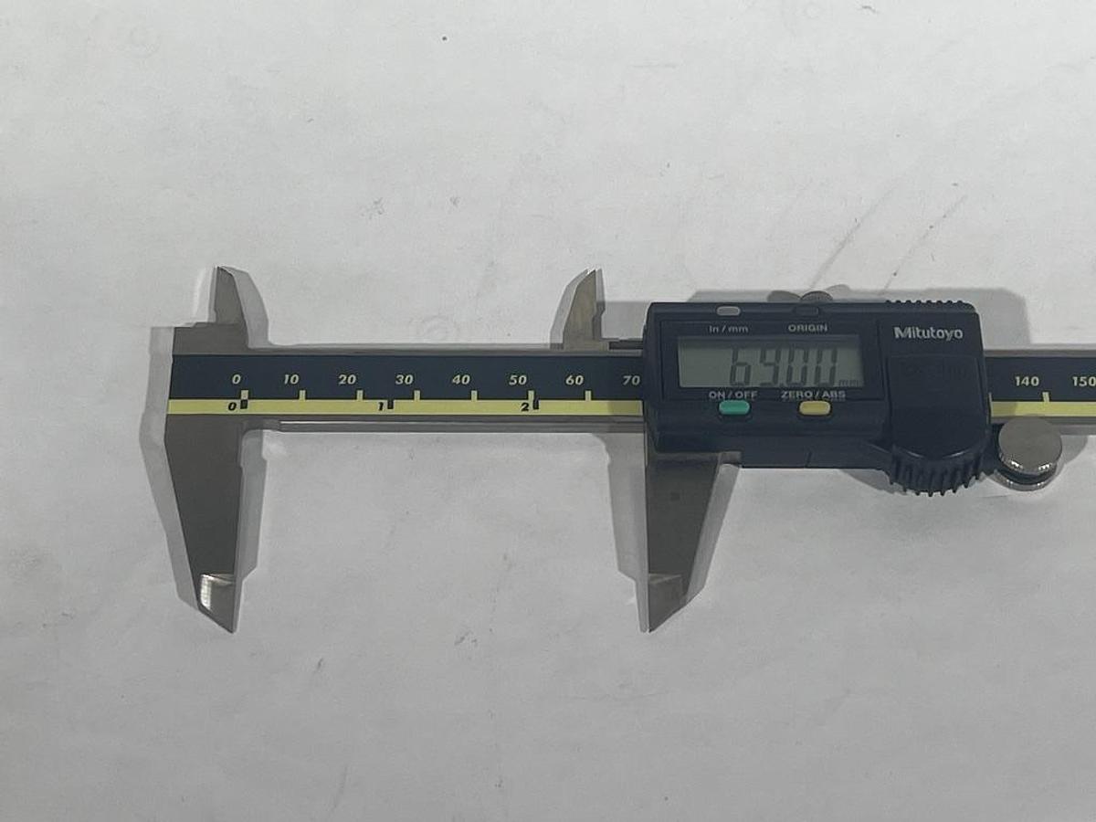 Used Mitutoyo CD-6" ASX Absolute AOS Digimatic 500-196-30 Digital Micrometer / Caliper with Case