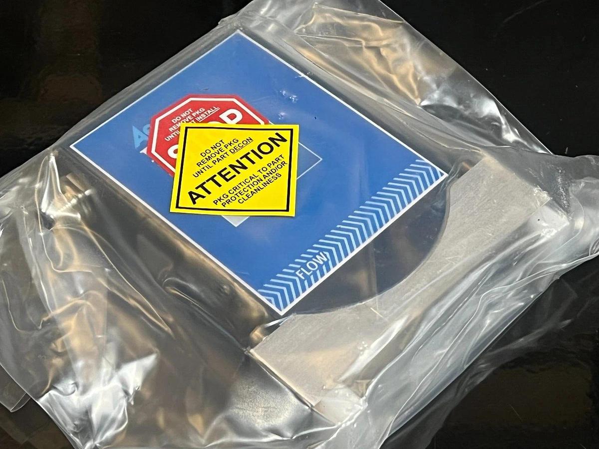 Used Hitachi Metals Aera PI-98 MFC N2 1000 SCCM P/N 0190-34214 Mo. FCPI980CBAXDIDJAA