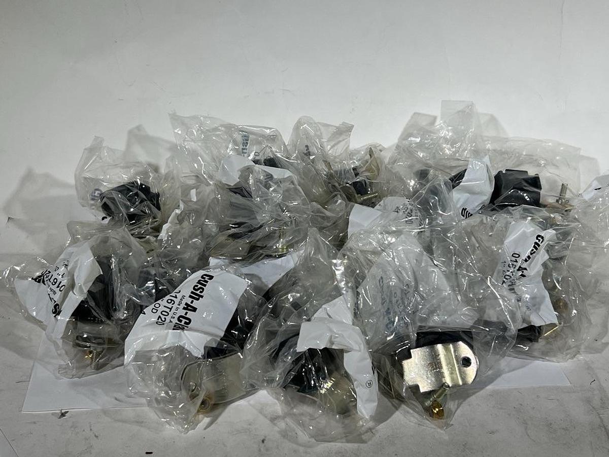 Box of 23 ZSI 016T020 Cush-A-Clamp 1" OD Vibration Damping Clamps