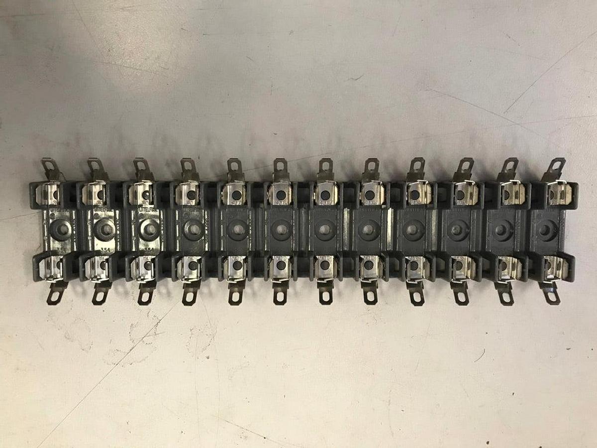 Used Cartridge Fuse Block 30A 300V 12-pos/ poles, Diameter:7.38” [187.5mm] ES7710