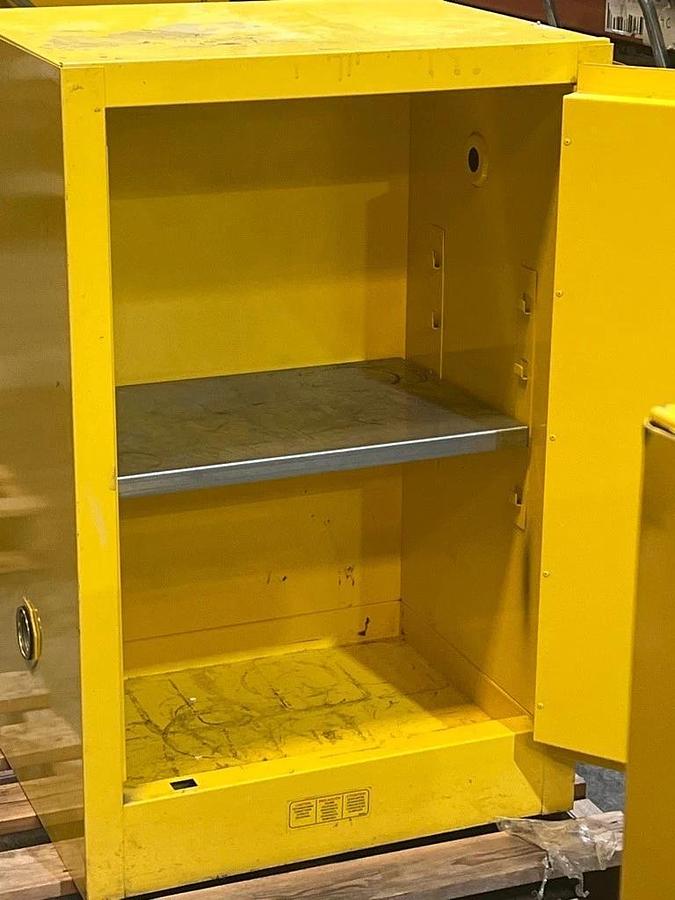 Used Justrite Mo. 891200 Sure-Grip EX Flammable Liquid Storage Cabinet 12 Gal Hazmat