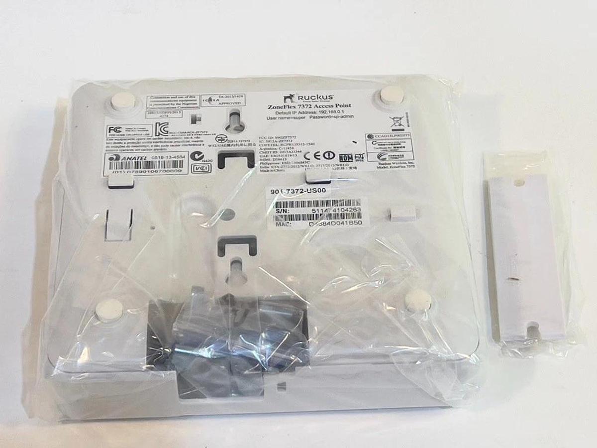 Used Lot of 2 Ruckus ZoneFlex 7300 Series - 7372 Multimedia Wi-Fi Access Points
