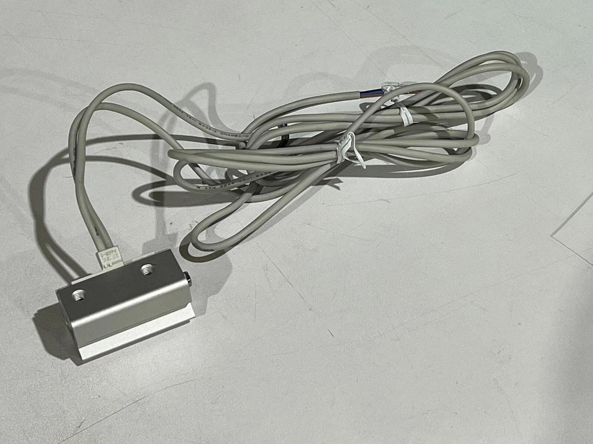 Used SMC CDQ2B12-15DZ-M9PVM Compact Cylinder Double Acting Single Rod + Auto Switches