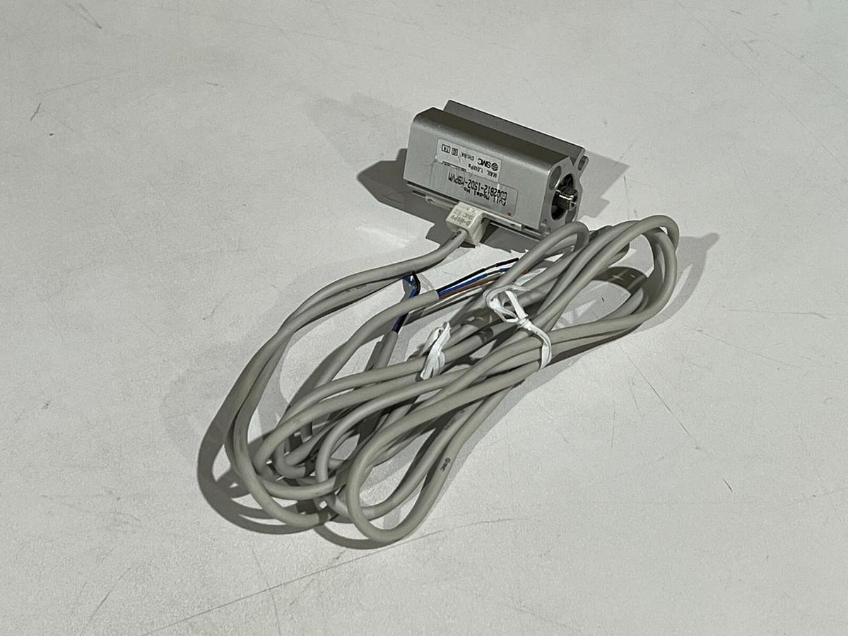 Used SMC CDQ2B12-15DZ-M9PVM Compact Cylinder Double Acting Single Rod + Auto Switches