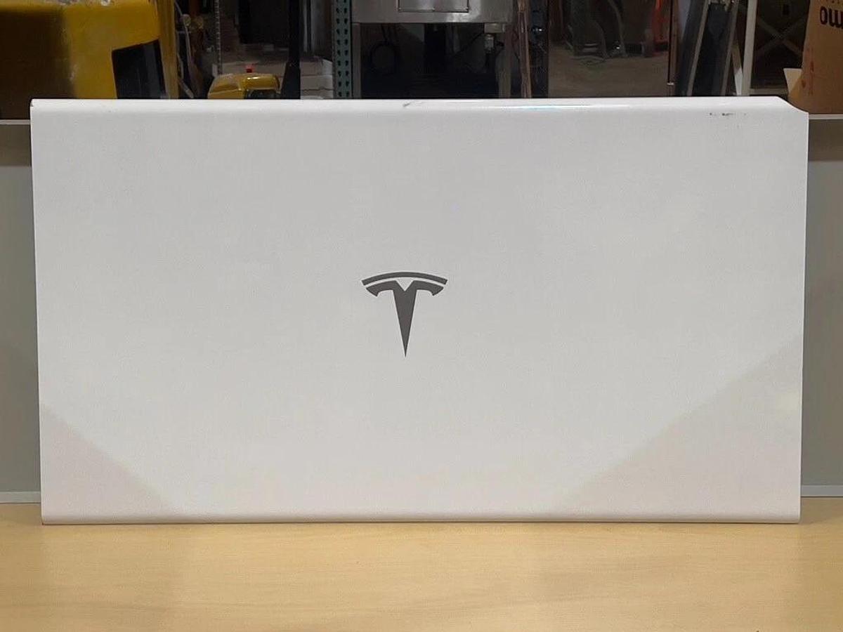 Used Tesla Powerwall 7.6kW Solar Inverter Part Number 1538000-35-F - AS-IS